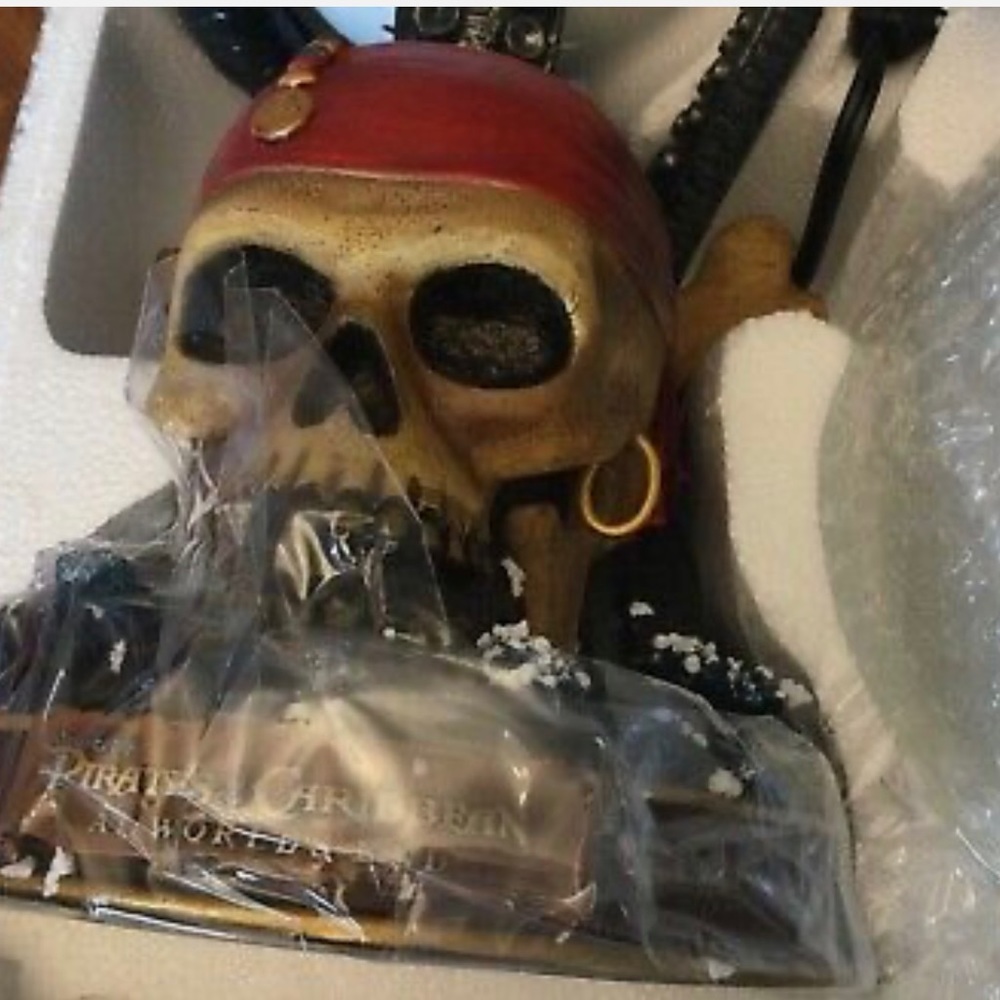 NEW Pirates of the Caribbean at World's End Skull Octopus Lamp Walt Disney BOXED